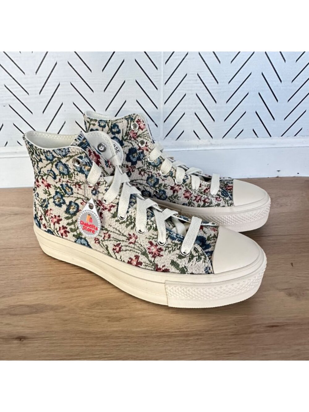 ✨Converse Chuck Taylor Lift Platform 9.5 Women Sneakers Flowers Tapestry A11992C - Picture 9 of 11